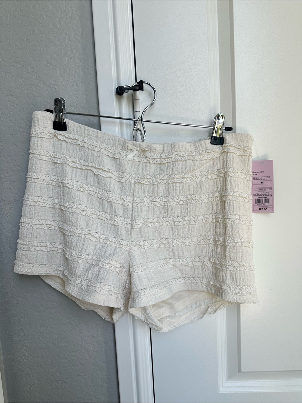 NWT Cream Lace-Trim Women’s Shorts